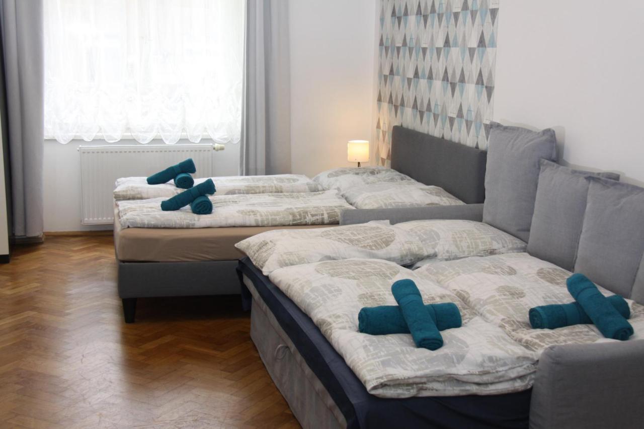 Central Prague Wenceslas Square Apartments Bagian luar foto