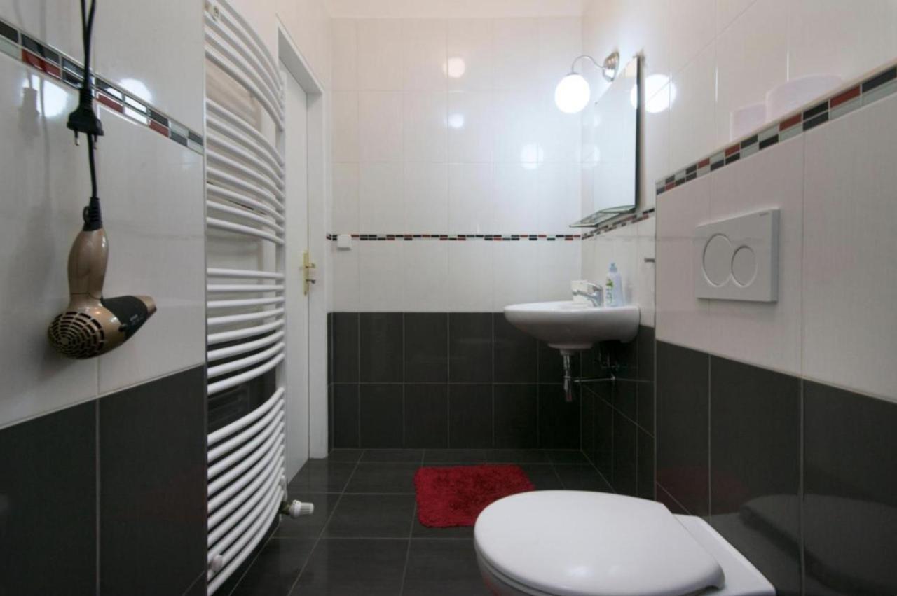 Central Prague Wenceslas Square Apartments Bagian luar foto